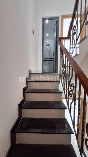 Nhà mới, Ngang 7,8m x D9m, 152/2 Bông Sao P5, Q8, 1trệt, 2 lầu, ST.