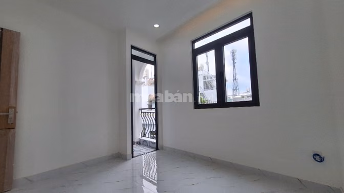 Nhà mới, Ngang 7,8m x D9m, 152/2 Bông Sao P5, Q8, 1trệt, 2 lầu, ST.