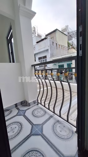 Nhà mới, Ngang 7,8m x D9m, 152/2 Bông Sao P5, Q8, 1trệt, 2 lầu, ST.