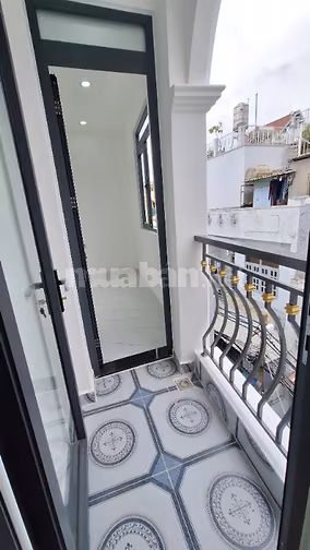 Nhà mới, Ngang 7,8m x D9m, 152/2 Bông Sao P5, Q8, 1trệt, 2 lầu, ST.