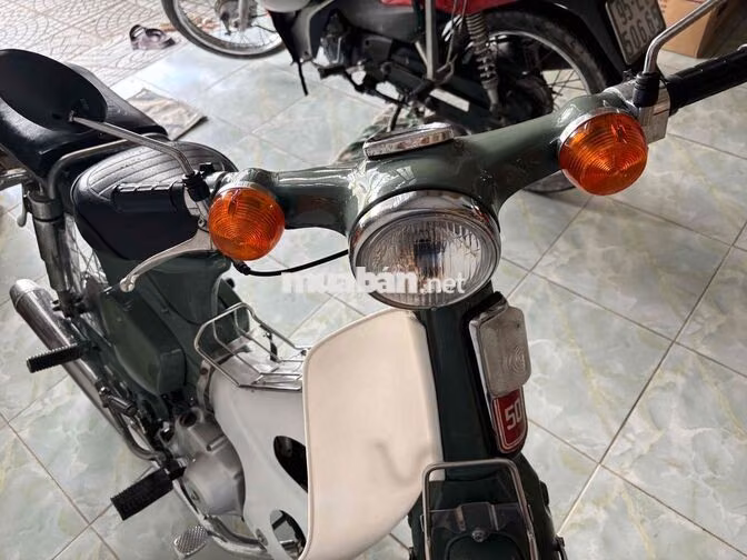 Honda Cub C50 50cc Xanh rêu, trắng