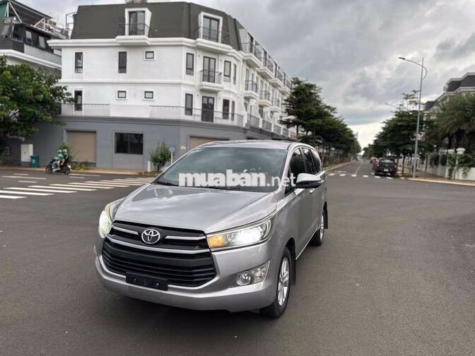 Toyota Innova 2018 7 chỗ Bạc
