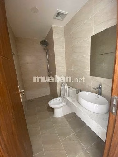 Chính chủ cho thuê căn Benhill 72m2 tầng cao đẹp