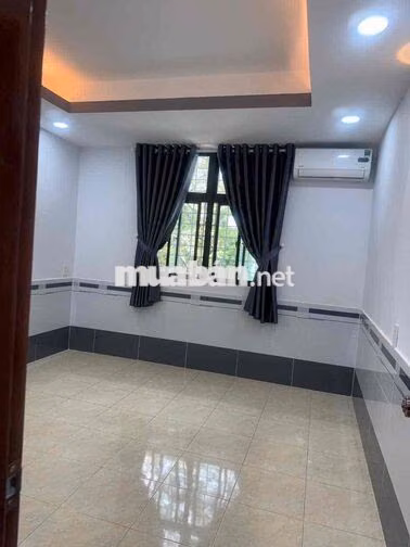bán chung cư lầu 4,ngay mặt tiền đường Nguyễn Tri Phương