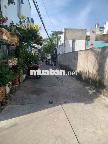 Bán nhà 5.8x11.5m, 2 lầu, full nội thất, góc 2mt, HXH, sát KDC AS