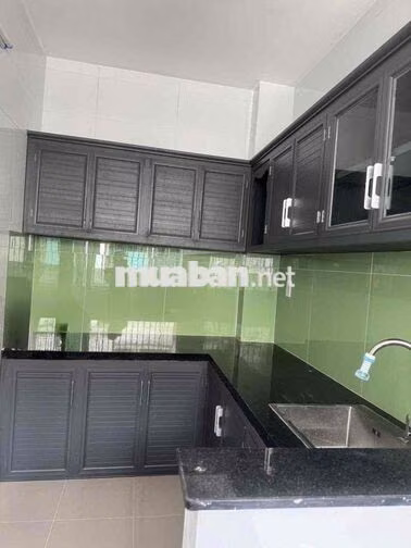 bán chung cư lầu 4,ngay mặt tiền đường Nguyễn Tri Phương