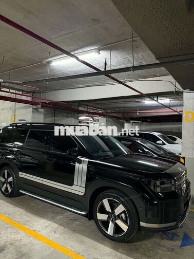 Hyundai Santa Fe 2025 Pres 14.000 KM Đen