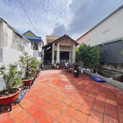 NHÀ CHO THUÊ NGUYÊN CĂN (SÂN VƯỜN TRƯỚC/SAU)