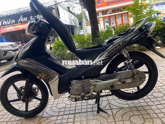 Suzuki Axelo Côn tự động Đen trắng có gl xe
