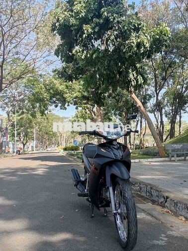 Yamaha Sirius Đen