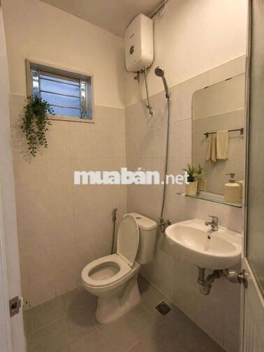 Cách UEH 450M đi bộ, STUDIO BANCOL RỘNG THOÁNG, Đ. LÊ HỒNG PHONG, Q10
