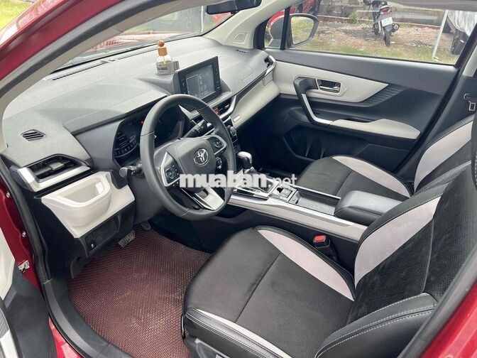 Toyota Veloz Cross 7 chỗ Tự động Đỏ