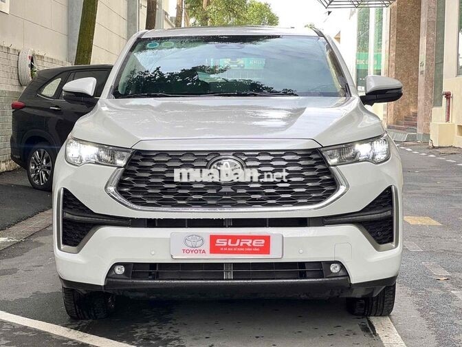 Toyota Innova Cross HEV 2024 Trắng  11.000 km
