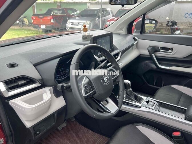 Toyota Veloz Cross 7 chỗ Tự động Đỏ