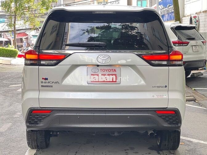 Innova Hybrid 2024 lướt 11.000 km bảo hành hãng