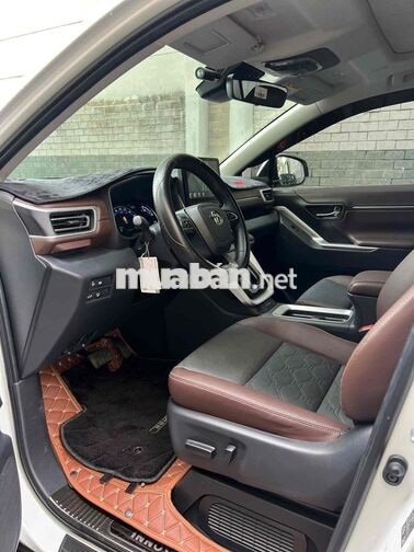 Toyota Innova Cross HEV 2024 Trắng  11.000 km