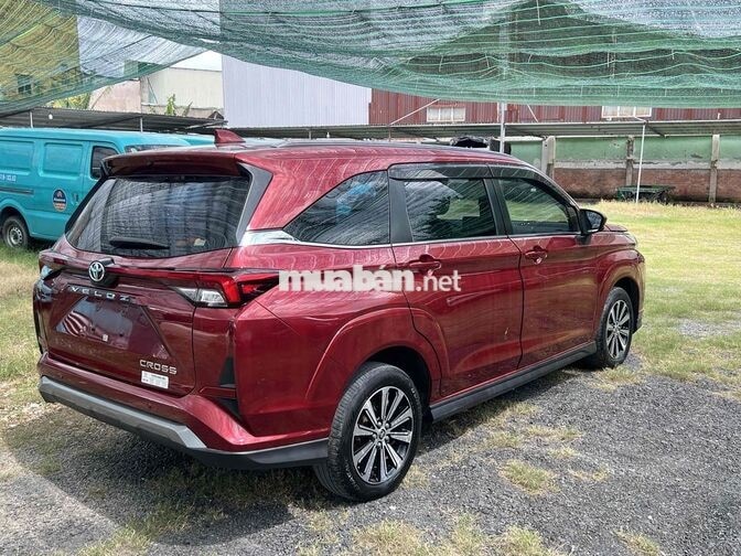 Toyota Veloz Cross 7 chỗ Tự động Đỏ