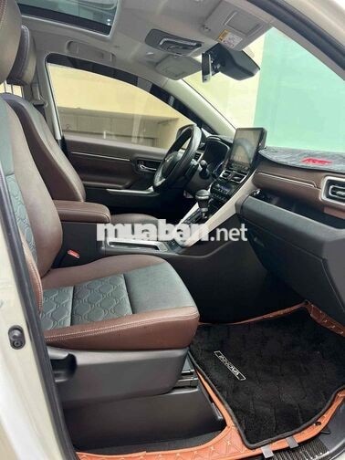 Toyota Innova Cross HEV 2024 Trắng  11.000 km
