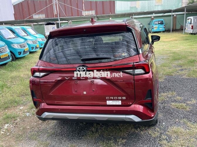 Toyota Veloz Cross 7 chỗ Tự động Đỏ