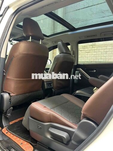 Toyota Innova Cross HEV 2024 Trắng  11.000 km