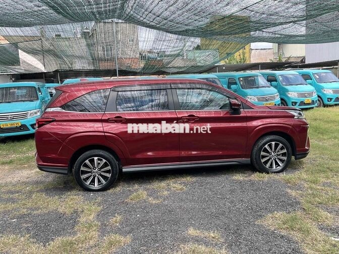 Toyota Veloz Cross 7 chỗ Tự động Đỏ