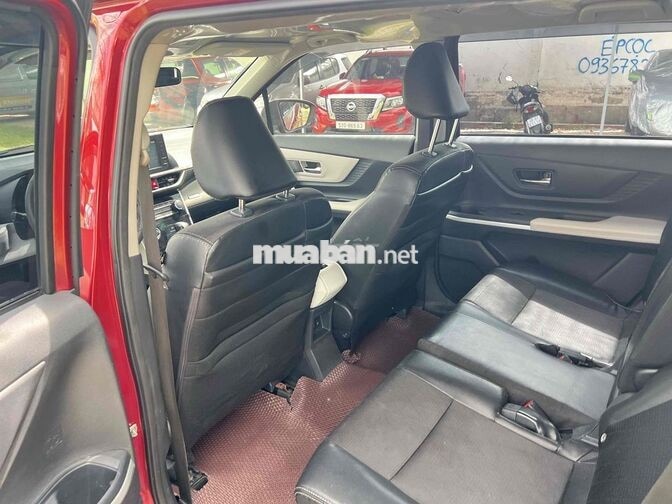 Toyota Veloz Cross 7 chỗ Tự động Đỏ