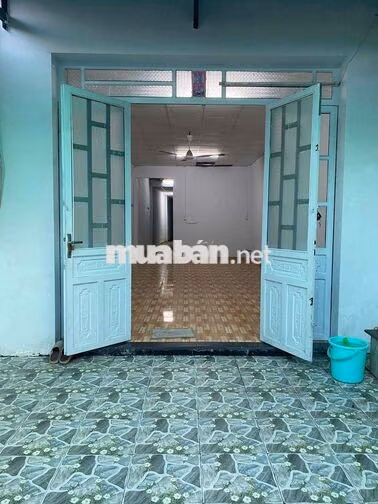 Nhà 4m x 40m , có lầu , hẻm xe hơi , gần chợ Phú Lạc , ĐT ***