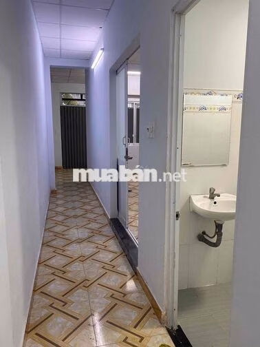 Nhà 4m x 40m , có lầu , hẻm xe hơi , gần chợ Phú Lạc , ĐT ***