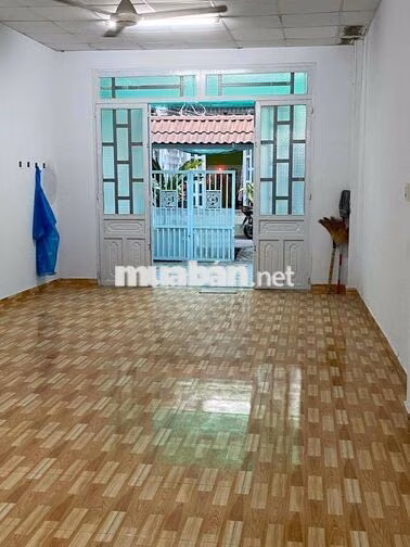 Nhà 4m x 40m , có lầu , hẻm xe hơi , gần chợ Phú Lạc , ĐT ***