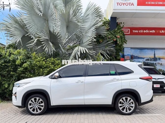 Toyota Innova Cross 2.0HEV 2024 Trắng 45.000 km