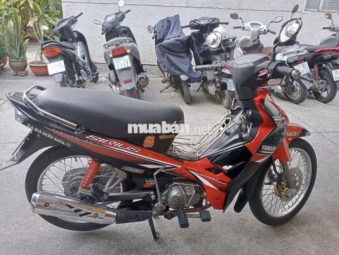 Yamaha Sirius Thể thao Đỏ đen