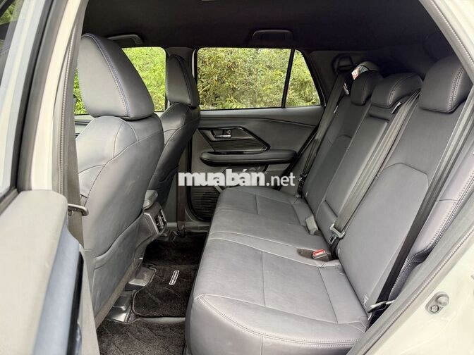 Toyota Yaris Cross 2025 Trắng 24.000 km