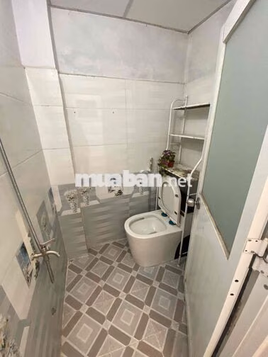 nhà mặt tiền hẻm kd buôn bán . 4 x 20, 2pn