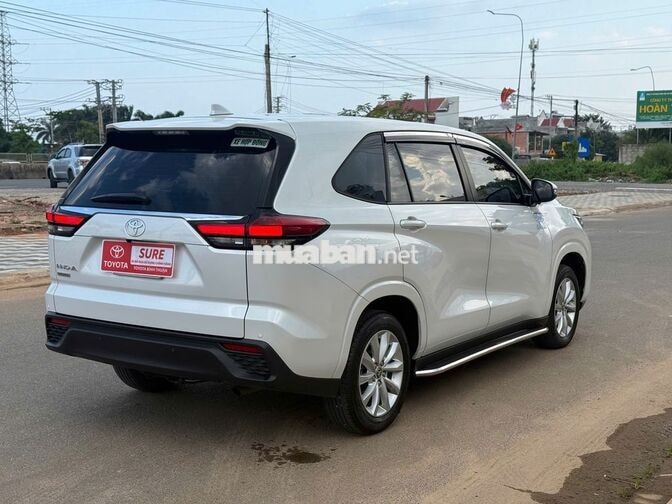Innova Cross 2.0V 2026 Trắng Ngọc Trai giá TL