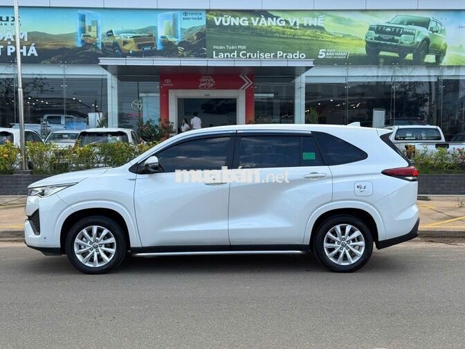 Innova Cross 2.0V 2026 Trắng Ngọc Trai giá TL