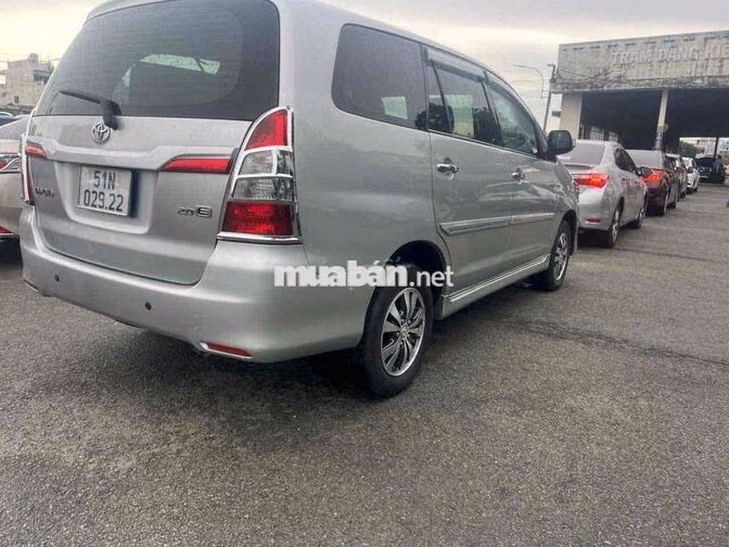 Toyota Innova 2015 Bạc 7 chỗ Sàn Xăng
