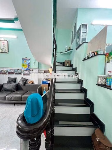 Cho thuê nguyên căn 2pn, sát hẻm xe hơi thông, Đg số 59 P14 gòvấp