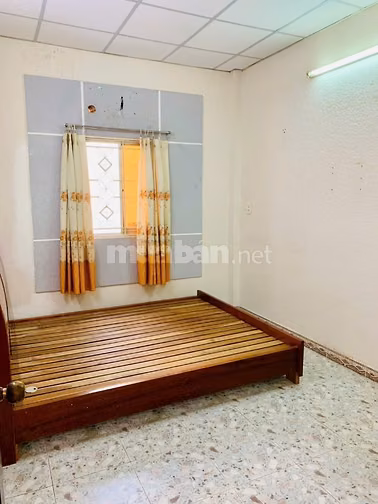 Cho thuê nhà HXT Huỳnh Văn Bánh 1 trệt 2 lầu, gồm 4PN, 3WC  giá 17tr.