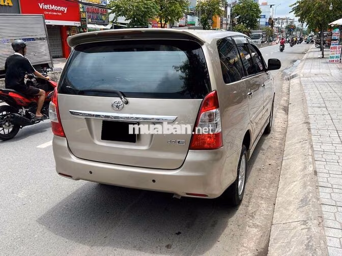 Toyota Innova E 2014 Số sàn Vàng cát