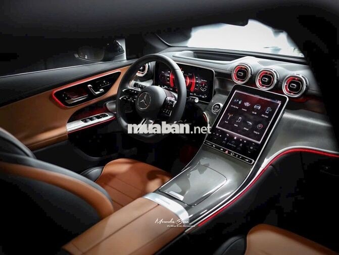 Mercedes-Benz GLC 300 | Ưu đãi lên đến 568 triệu
