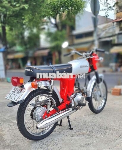 Honda 67 Đỏ Bạc Cổ điển