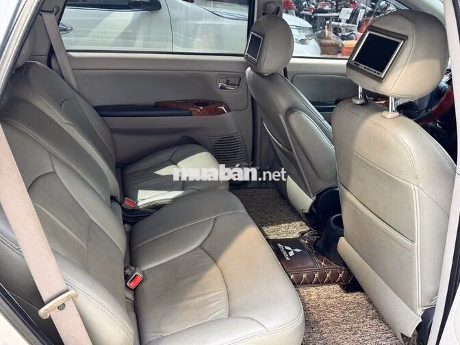 Mitsubishi Grandis 2005 số tự động màu bạc