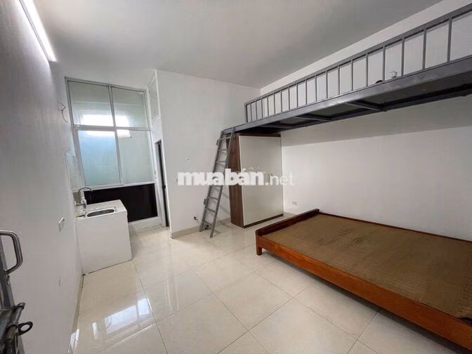 chính chủ cho thuê phòng gác xép tại mễ trì thượng giá chỉ 3tr4