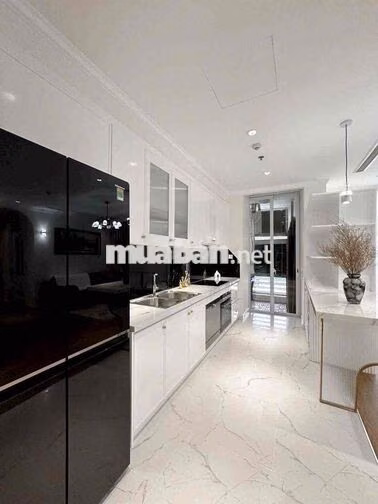 Cho thuê nhanh 3PN full | 126m2 | Vinhomes Central Park – 30tr/tháng.