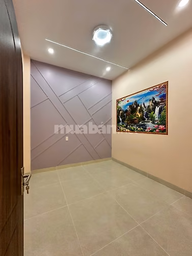 NHÀ SÂN VƯỜN RỘNG THÔNG THOÁNG GẦN ĐƯỜNG PHẠM HÙNG