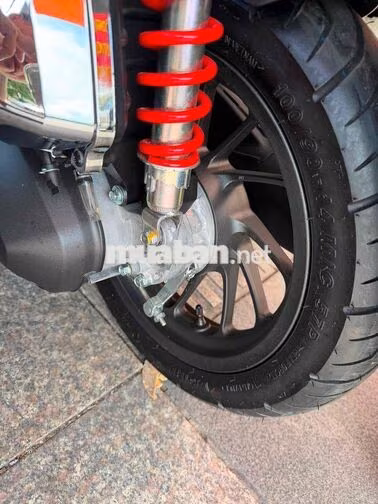 Honda SH Mode 124.8 cm3 Bạc, Đen