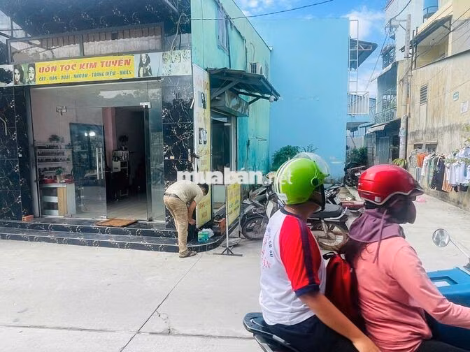 Cần bán nhà 2 mặt tiền giá 2 tỷ 850 diện tích 4*10