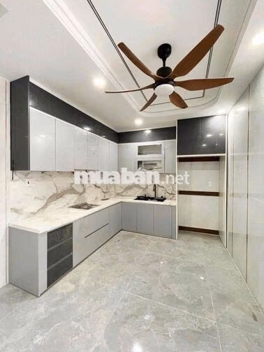 Chỉ 7.x Tỷ - Bán Nhà - Siêu Phẩm 5 Tầng - 4.6x12 - Oto Ngủ Trong Nhà