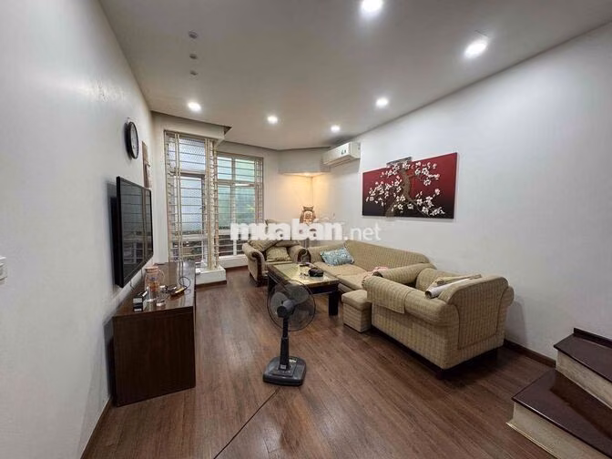 Chính chủ cần cho thuê nhà đẹp 5 tầng Phố Tứ Liên - Hồng Hà
