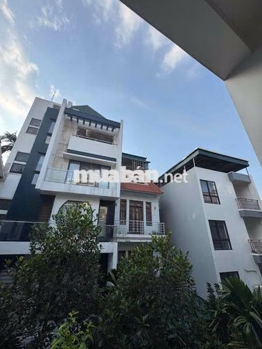 Chính chủ cần cho thuê nhà đẹp 5 tầng Phố Tứ Liên - Hồng Hà